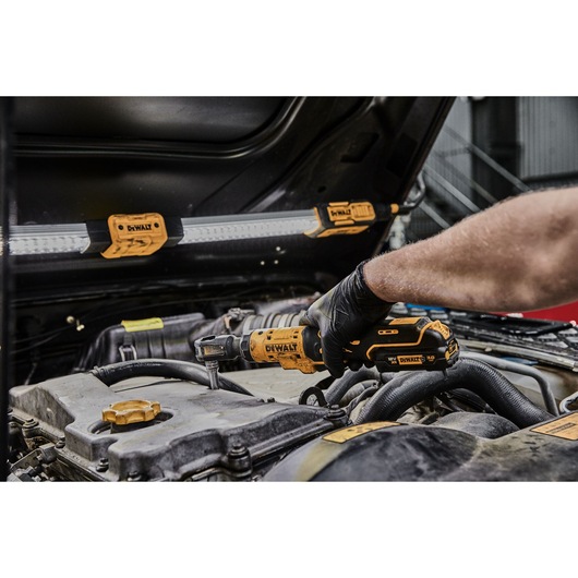 12V XR Brushless 3/8" haakse ratelsleutel (zonder accu en lader)