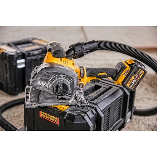 Rainureuse à béton XR Flexvolt 54V 2x 2Ah Li-Ion Brushless Rainureuse à béton XR Flexvolt 54V 2x 2Ah Li-Ion Brushless