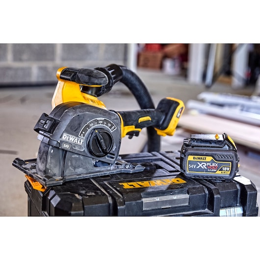 Rainureuse à béton XR Flexvolt 54V 2x 2Ah Li-Ion Brushless Rainureuse à béton XR Flexvolt 54V 2x 2Ah Li-Ion Brushless
