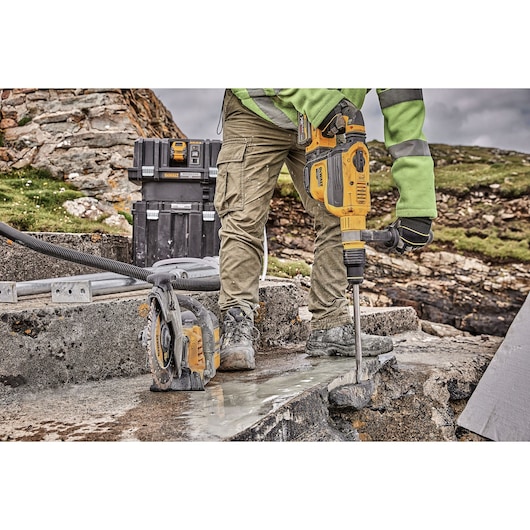 Perforateur burineur XR FLEXVOLT 54V SDS-Max 45mm - 2 x 3Ah Perforateur burineur XR FLEXVOLT 54V SDS-Max 45mm - 2 x 3Ah