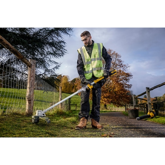 18V XR Grastrimmer (zonder accu en lader) 18V XR Grastrimmer (zonder accu en lader)