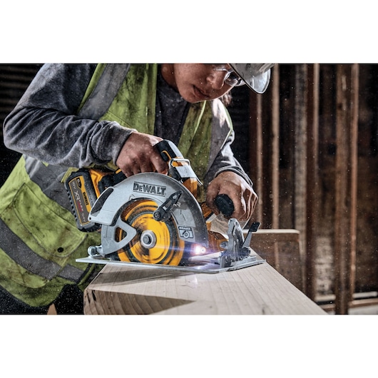 18V XR 190mm Circular Saw With FLEXVOLT ADVANTAGE - Bare Unit