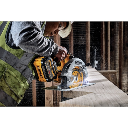 18V XR 190mm Circular Saw With FLEXVOLT ADVANTAGE - 1 X 6Ah