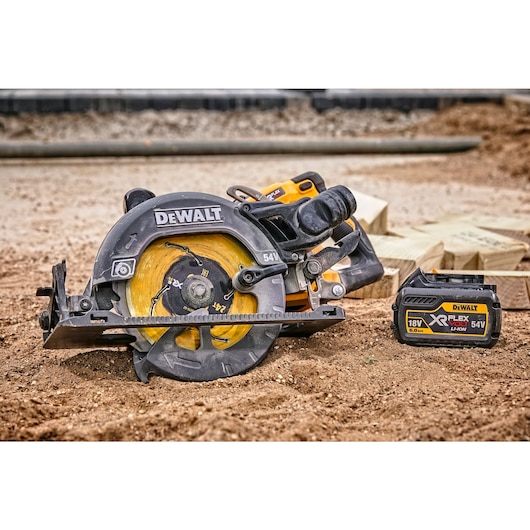 54V XR FLEXVOLT Scie circulaire construction 190mm (alésage losange) 54V XR FLEXVOLT Scie circulaire construction 190mm (alésage losange)