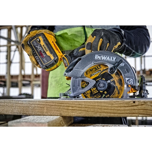 54V XR FLEXVOLT Scie circulaire 190mm en coffret TSTAK - sans accu ni chargeur 54V XR FLEXVOLT Scie circulaire 190mm en coffret TSTAK - sans accu ni chargeur