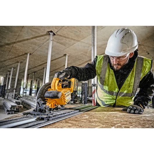 54V XR FLEXVOLT Scie circulaire 190mm (compatible avec rail de guidage) en coffret TSTAK - sans accu ni chargeur 54V XR FLEXVOLT Scie circulaire 190mm (compatible avec rail de guidage) en coffret TSTAK - sans accu ni chargeur
