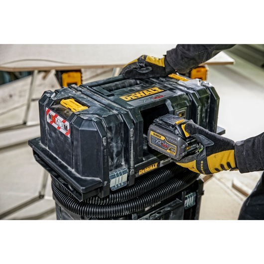 ASPIRATEUR TSTAK XR FLEXVOLT 54V 2AH LI-ION BRUSHLESS EAU ET POUSSIÈRES CLASSE M ASPIRATEUR TSTAK XR FLEXVOLT 54V 2AH LI-ION BRUSHLESS EAU ET POUSSIÈRES CLASSE M