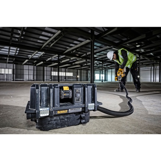 ASPIRATEUR TSTAK XR FLEXVOLT 54V 2AH LI-ION BRUSHLESS EAU ET POUSSIÈRES CLASSE M ASPIRATEUR TSTAK XR FLEXVOLT 54V 2AH LI-ION BRUSHLESS EAU ET POUSSIÈRES CLASSE M