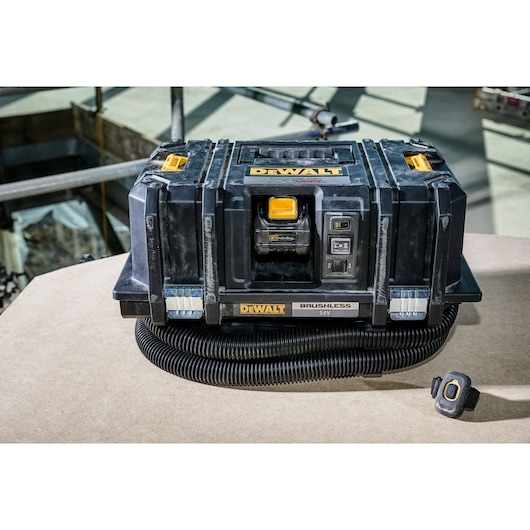 ASPIRATEUR TSTAK XR FLEXVOLT 54V 2AH LI-ION BRUSHLESS EAU ET POUSSIÈRES CLASSE M ASPIRATEUR TSTAK XR FLEXVOLT 54V 2AH LI-ION BRUSHLESS EAU ET POUSSIÈRES CLASSE M