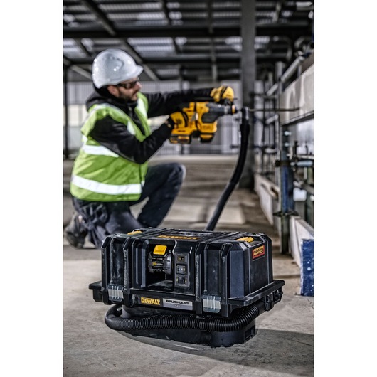 ASPIRATEUR TSTAK XR FLEXVOLT 54V 2AH LI-ION BRUSHLESS EAU ET POUSSIÈRES CLASSE M ASPIRATEUR TSTAK XR FLEXVOLT 54V 2AH LI-ION BRUSHLESS EAU ET POUSSIÈRES CLASSE M