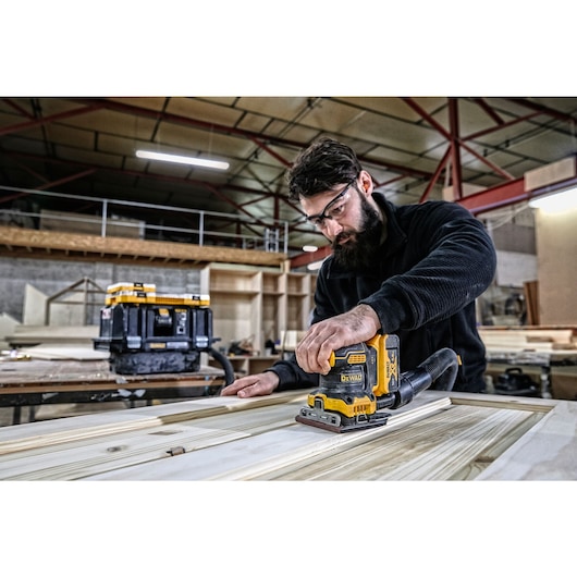 18V XR Brushless Ponceuse vibrante 1/4 de feuille en TSTAK - sans batteries ni chargeur 18V XR Brushless Ponceuse vibrante 1/4 de feuille en TSTAK - sans batteries ni chargeur