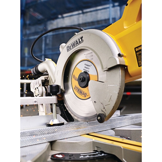 CZB Aluminium Stationair 305x30x80T 2.5/3.2 TCG -5° CZB Aluminium Stationair 305x30x80T 2.5/3.2 TCG -5°